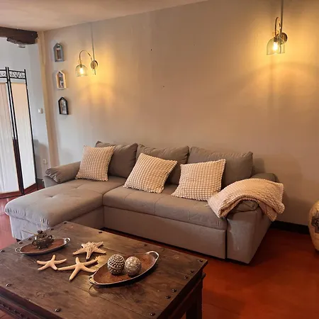 Kantauri Homes- Itsaso 公寓 *